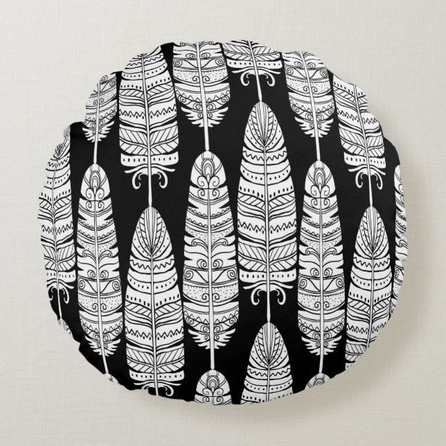 Birds feathers boho seamless pattern in black and  round pillow (Front)