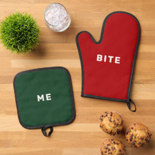 Bite Me Funny Christmas Gift Red Green White Cute Oven Mitt & Pot Holder Set