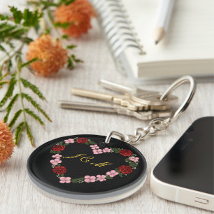 Black acrylic keychain with rose heart