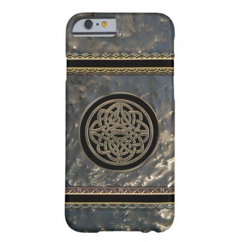Black and Gold Metal Celtic Knot on iPhone 6 Case
