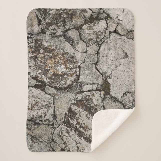 Black and gray stone fragment sherpa blanket (Front)