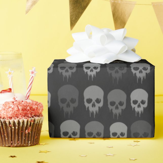 Black and Grey Skull Print Wrapping Paper (Birthday Party)