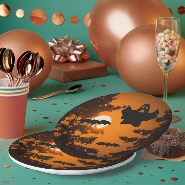 Black and Orange Spooky Halloween Night Scene Paper Plates (Multi)