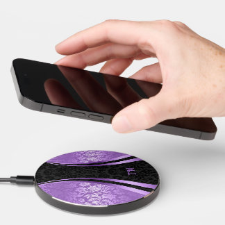 Black and purple damask dynamic design wireless charger 