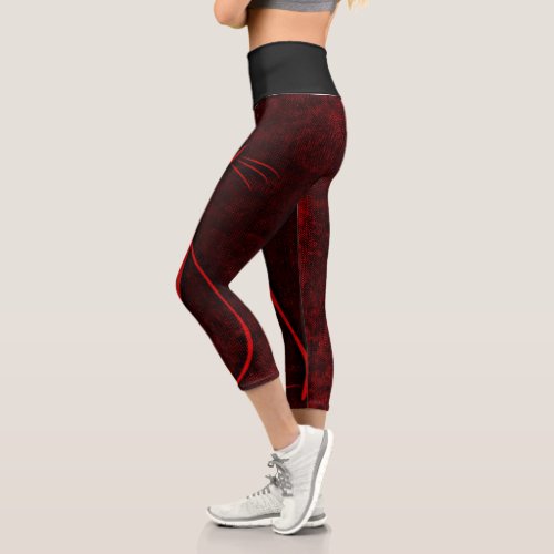 Black And Red Brown Design  Capri Leggings