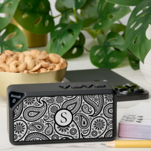 Black and vintage paisley seamless pattern bluetooth speaker