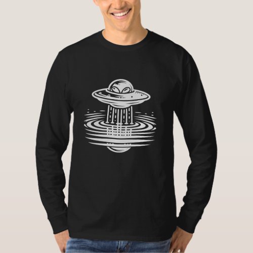Black and White Alien in UFO Ai art T_Shirt
