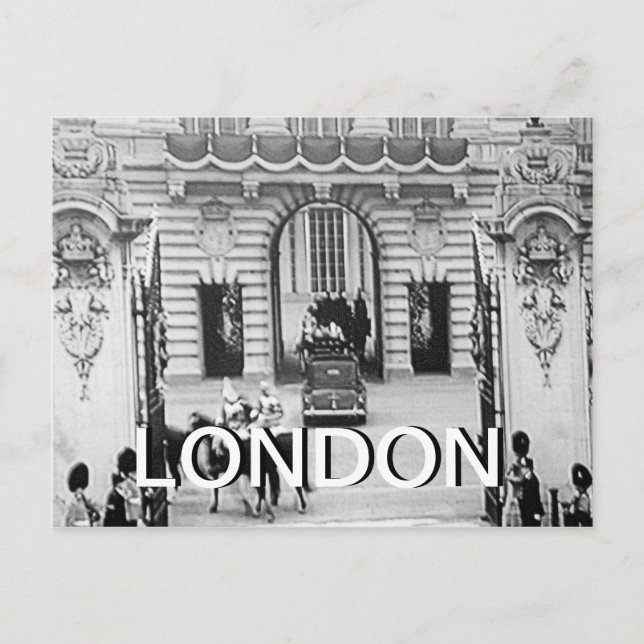 Black and white Buckingham Palace UK postcard (Front)