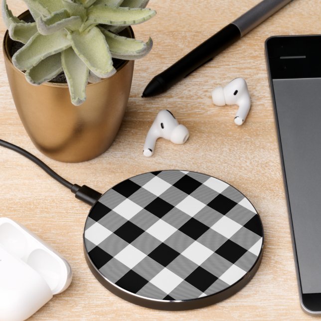Black and White Buffalo Check Plaid Wireless Charger (Desk 2)