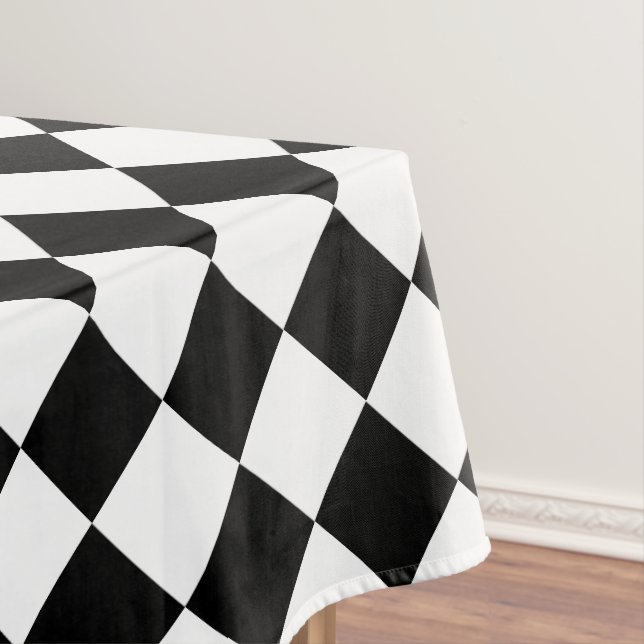 Black and White Checkered Tablecloth Sports (In Situ)