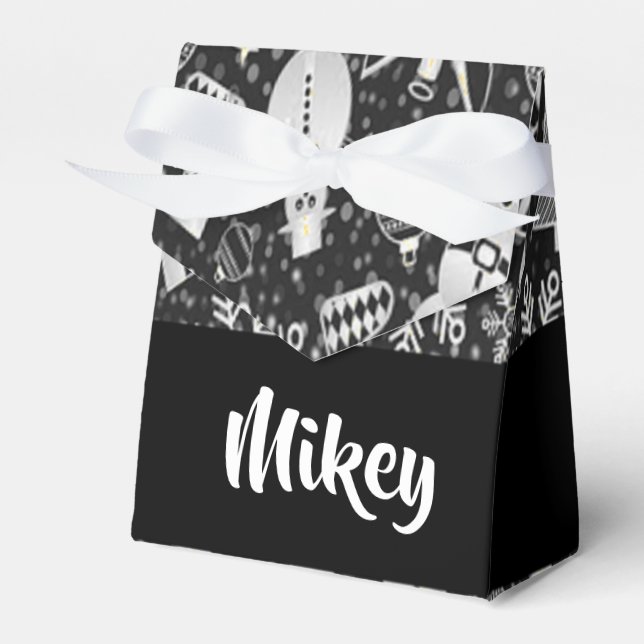 Black and white Christmas characters Favor Boxes (Front Side)