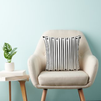 Black and White Circle Triangle Stripe Pattern