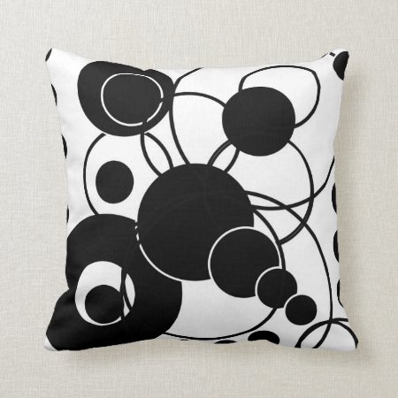 Black And White Circles Throw Pillow