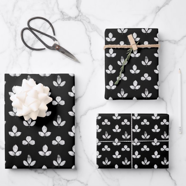 Black And White Clover Wrapping Paper Sheets (Front)