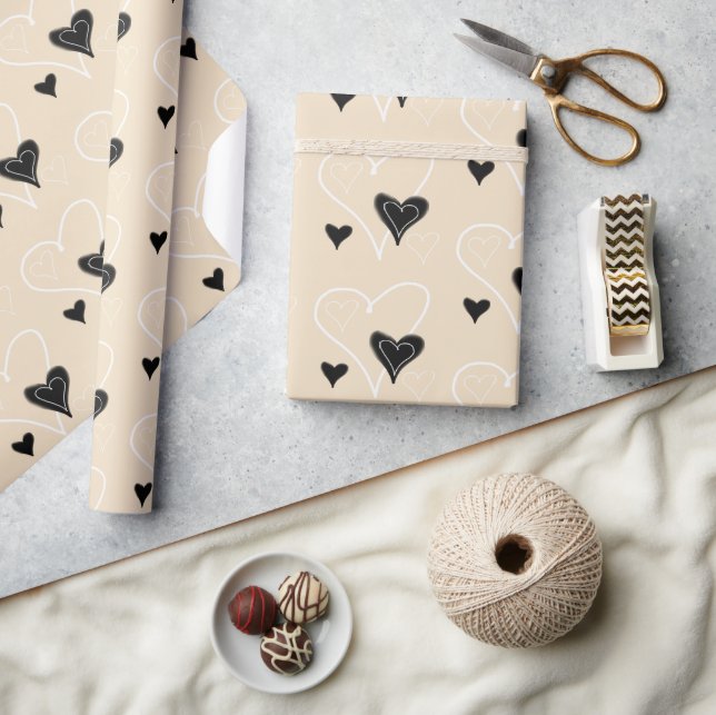 Black And White Cute Hearts Pattern Wrapping Paper (Crafts)