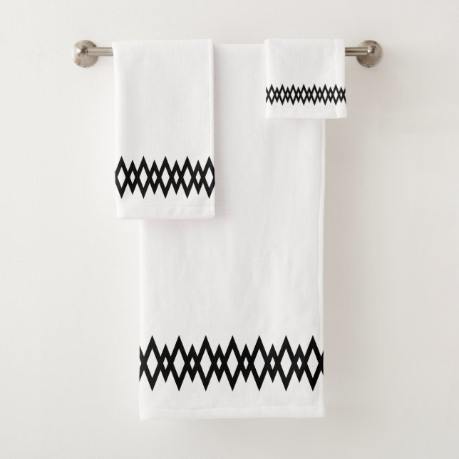 Black and White Diamond Decorative Line Bath Towel Set (Insitu)
