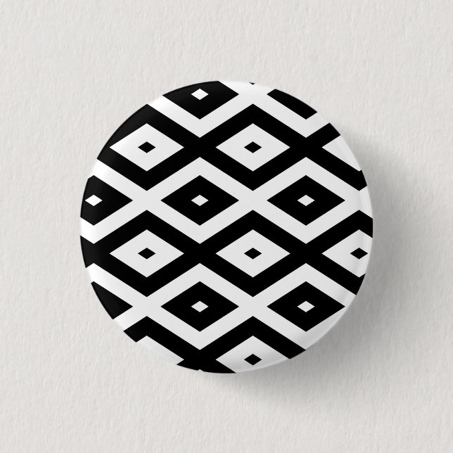 Black and white diamond pattern button (Front)