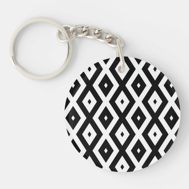 Black and white diamond pattern keychain (Front)