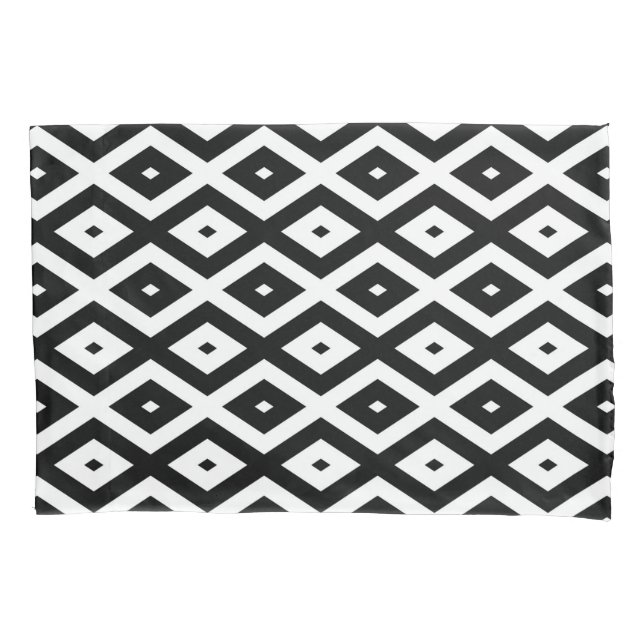 Black and white diamond pattern pillow case (Front)