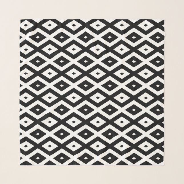 Black and white diamond pattern scarf (Front)