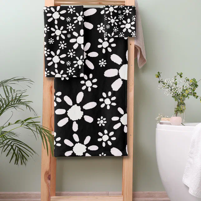 Black and White Flower Pattern Bath Towel Set | Zazzle