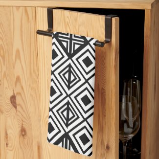 Black and White Geometric Diamond Pattern    
