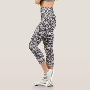 Black and White Geometric Pattern Capri Leggings
