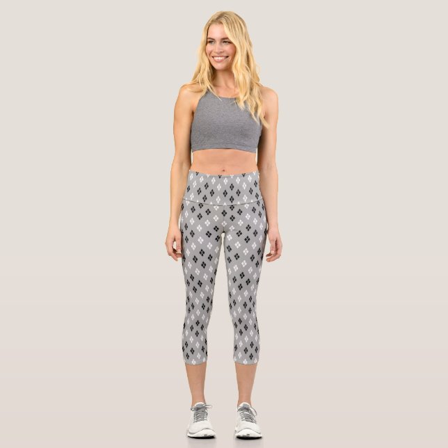black and white gray geometric fine pattern capri leggings (Front)