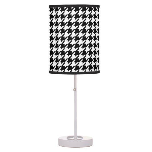 Black and white houndstooth table lamp (Front)