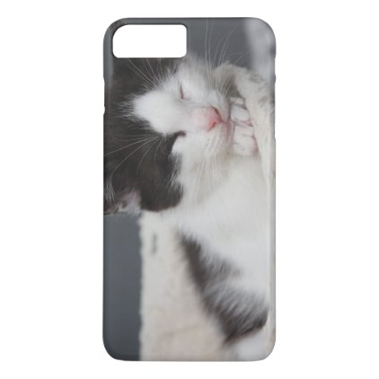 BLACK AND WHITE KITTEN IPHONE CASE