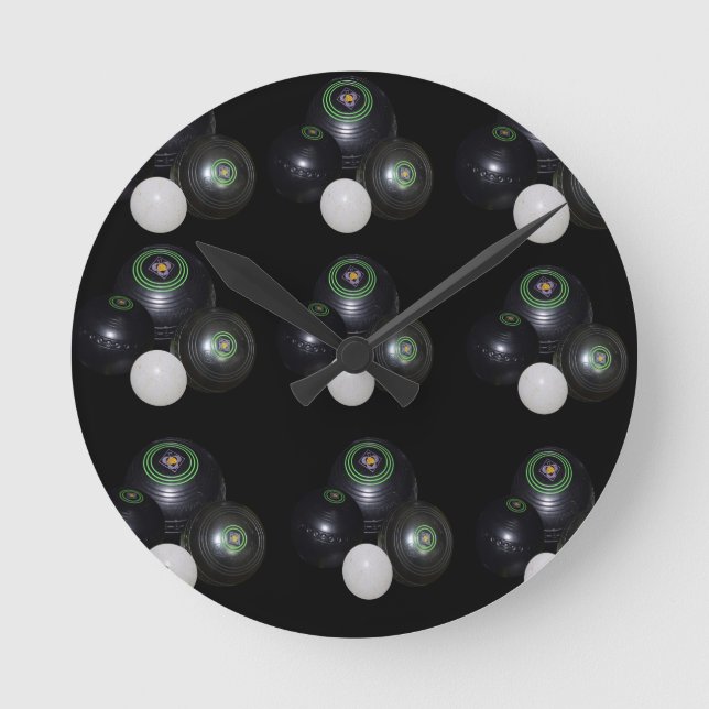 Black And White Lawn Bowls Pattern, Round Clock (Front)