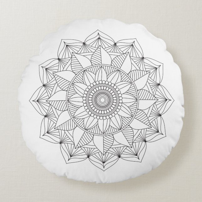 Black and White Mandala Flower v1 Round Pillow (Front)