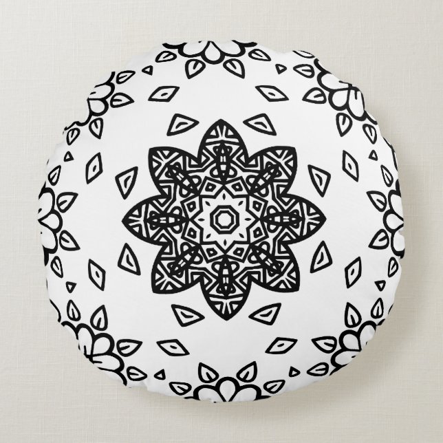 Black and White Mandala Frame Pattern  Round Pillow (Front)