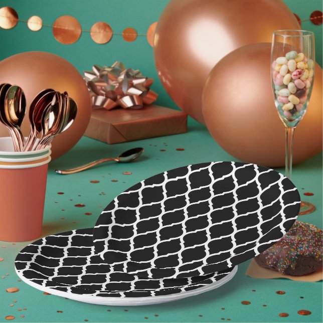 Black and White Moroccan Quatrefoil Paper Plates (Multi)