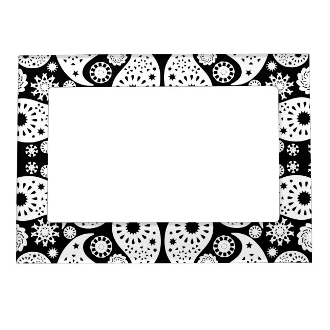 Black and White Paisley. Magnetic Picture Frame (Front)