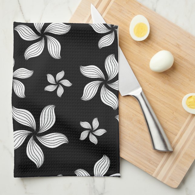 Black and White Pinwheels Kitchen Towel (Quarter Fold)