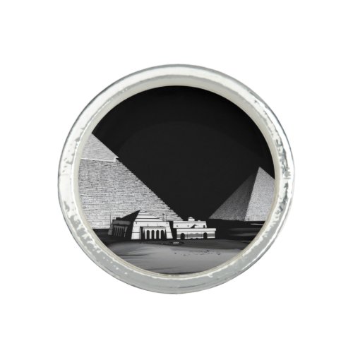 Black and White Pyramids Ring