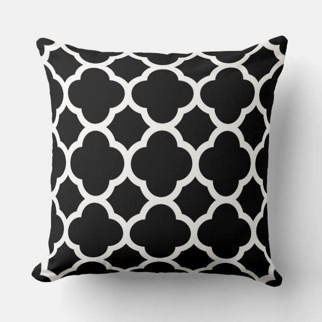 Black and White Quatrefoil Pattern Throw Pillow (Front)