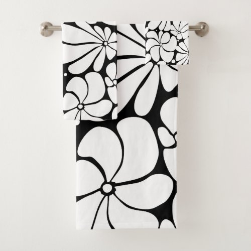Black And White Retro 70s Flower Graphic Design Bath Towel Set