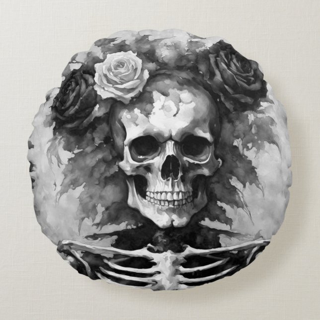 Black and White Skull with Roses Gothic Style Round Pillow (Front)