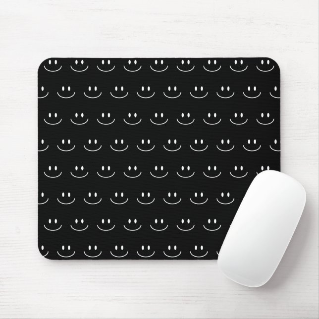 Black and White Smile Pattern Mouse Pad (With Mouse)