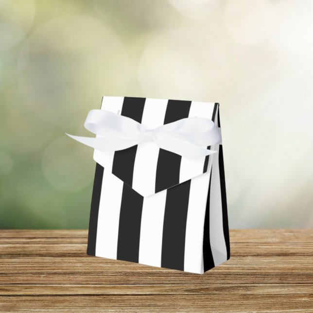 Black and white stripes Favor box bag (Creator Uploaded)