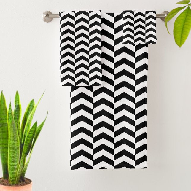 Black and White Stylish Chevron Pattern Bath Towel Set (Creator Uploaded)