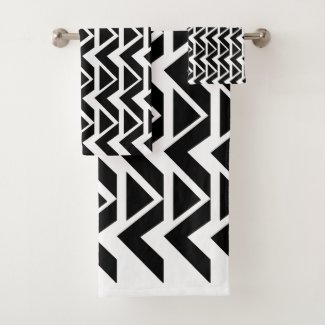 Black and White Triangle Chevron Stripe Pattern