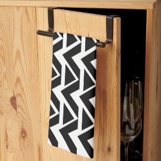 Black and White Triangle Chevron Stripe Pattern