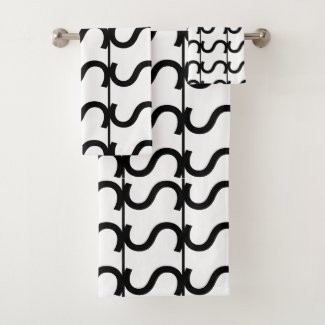 Black and White Wavy Stripe Pattern     