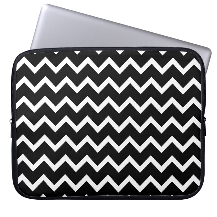 Black and White Zig Zag Pattern. Laptop Computer Sleeves