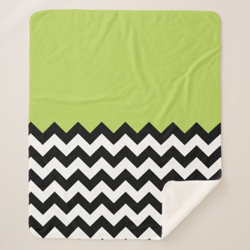Black and White Zigzag Pattern Chevron Green Sherpa Blanket