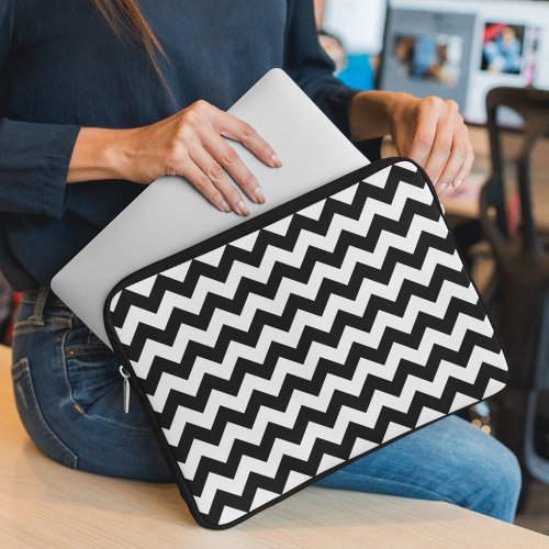 Black and White Zigzag Pattern Chevron Pattern Laptop Sleeve