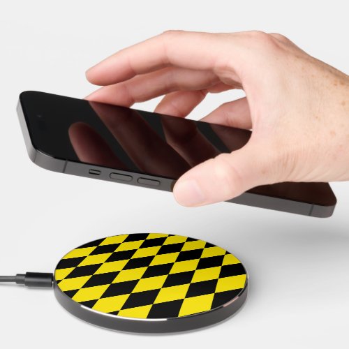 Black and Yellow Bavaria Diamond Flag Pattern Wireless Charger